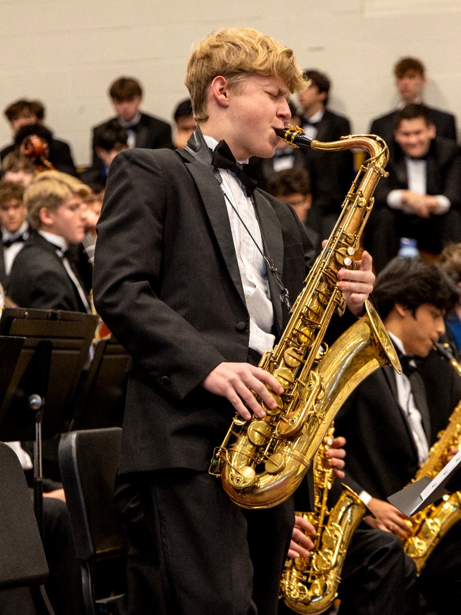 Max Balto performing saxophone
